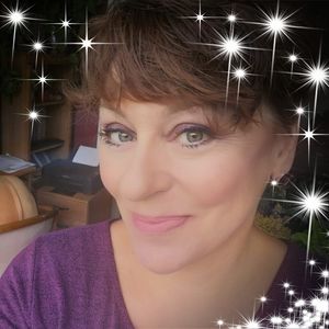 Meet your Posher, Eve